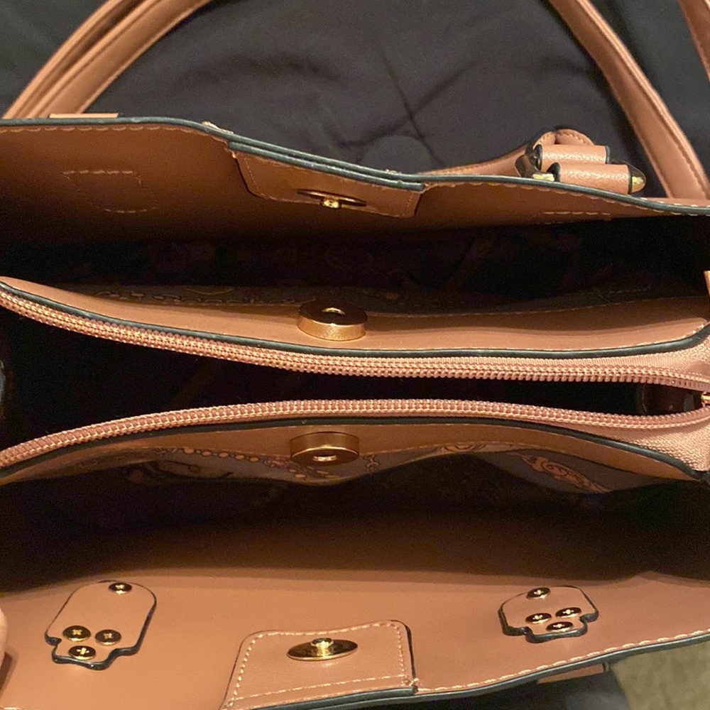Purse - Picture 2 of 3